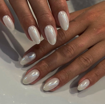 White Pearl Nails 